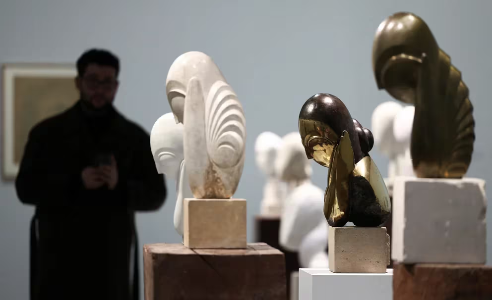 Brancusi, el artista que revolucionó la escultura, en una histórica retrospectiva en el Pompidou