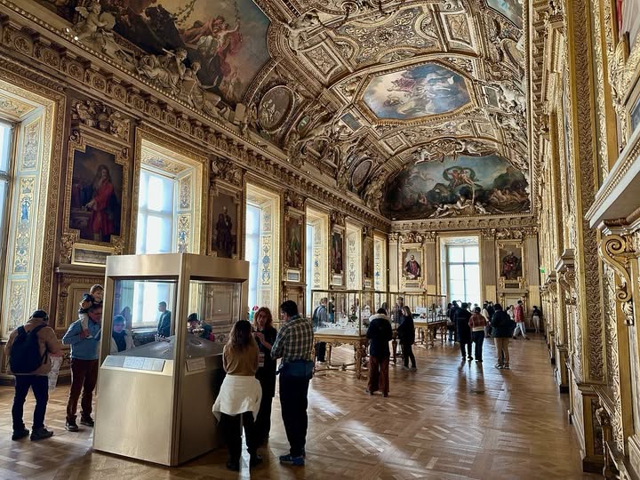 La Galería Apolo del Museo del Louvre reabre al público con una nueva propuesta museográfica